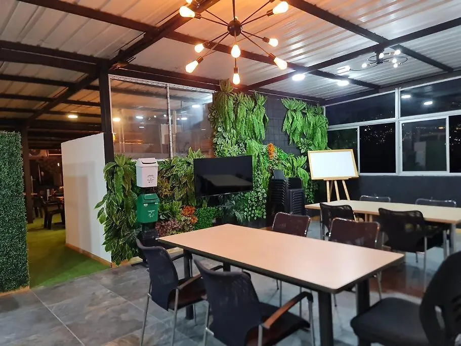 Rg33 Apartasuites 1 Hab 2C Medellín 0*,  Colombia